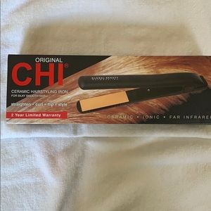 CHI ceramic hairstyling iron NEW in box